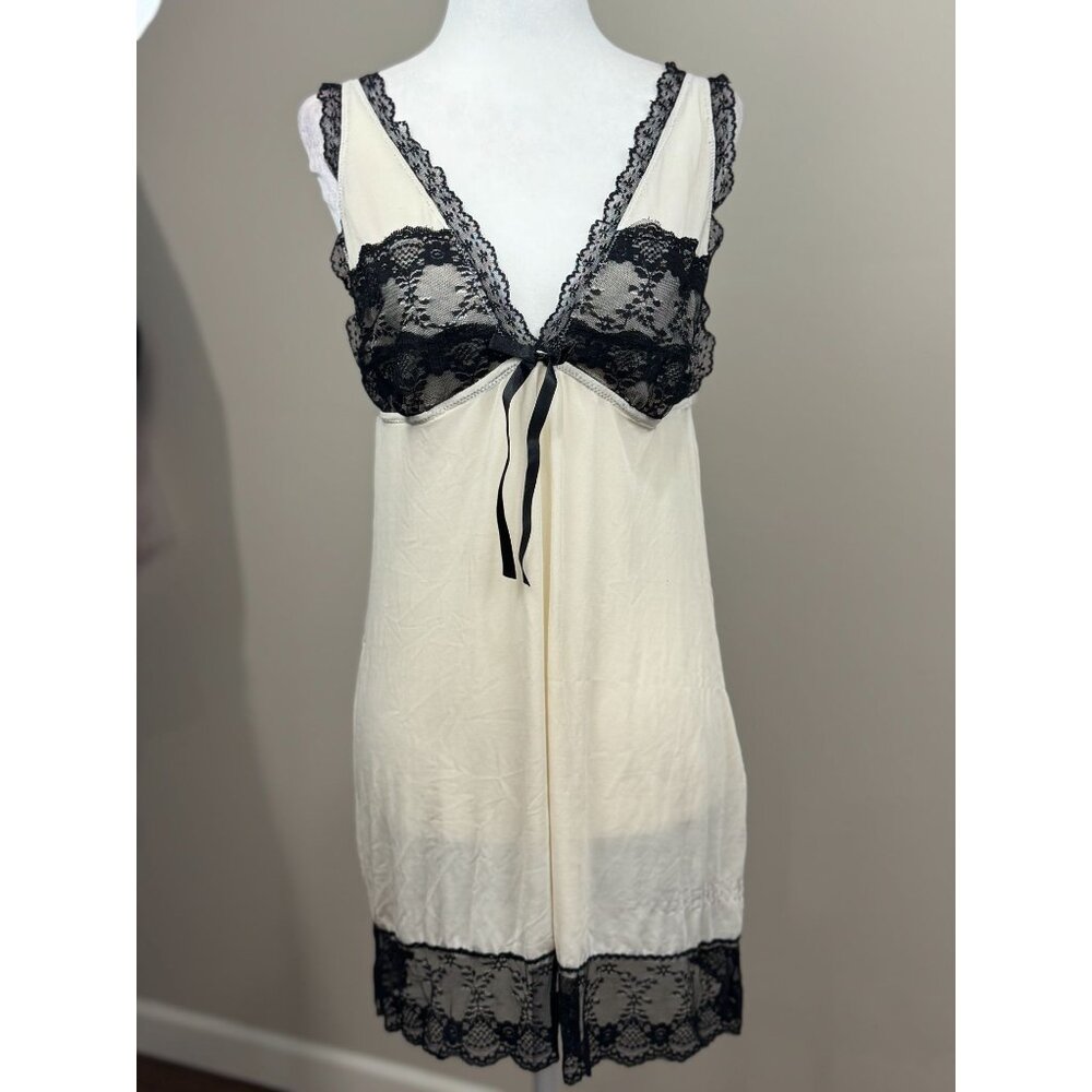 Vintage-Inspired Cream S/M Nightgown With Black Lace Trim & Adjustable Straps